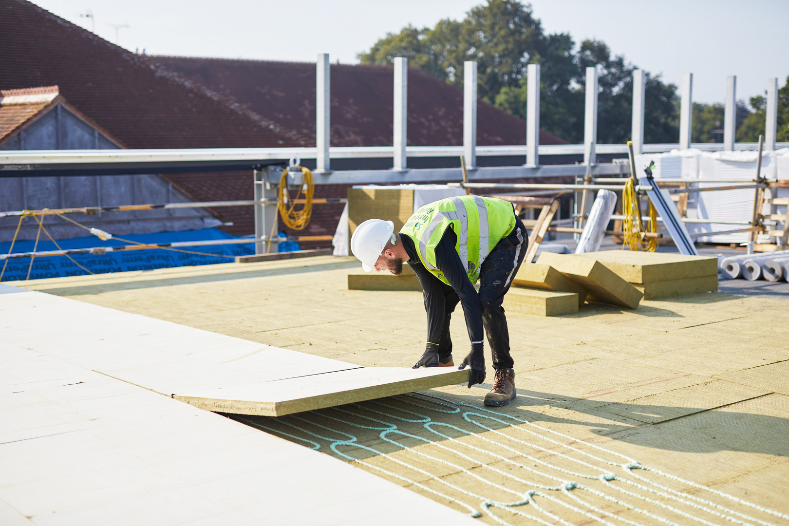 Increasing the fire safety of flat roofs
