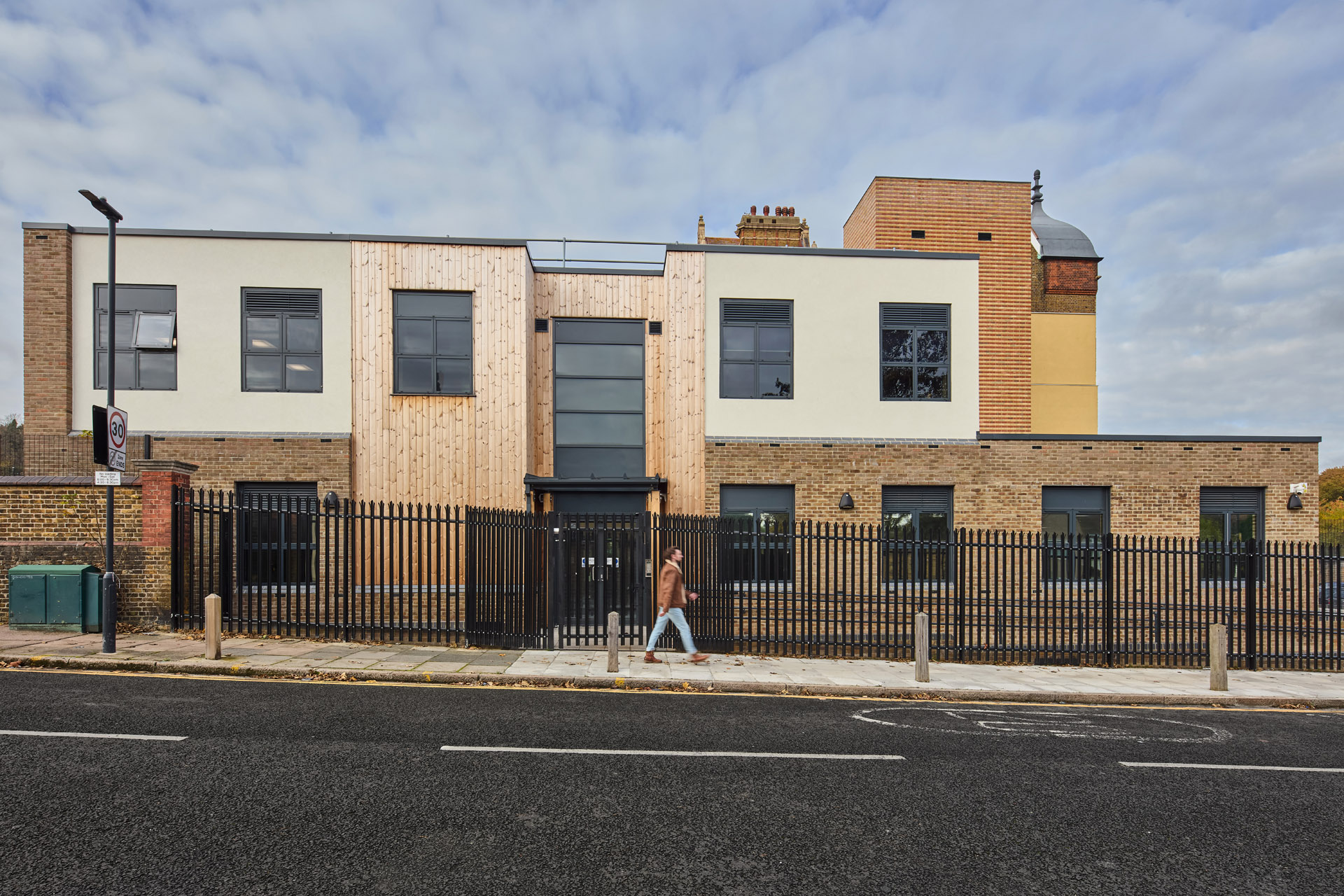 Willow Dene School receives new SEN modular building for sixth form students