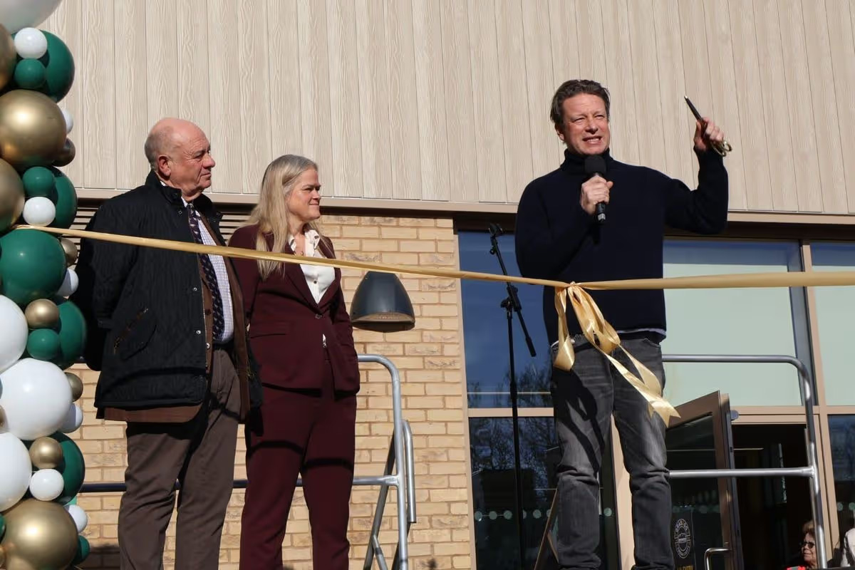 JAMIE OLIVER OPENS KING EDMUND SCHOOL AFTER DOUBLE NIGHTMARE