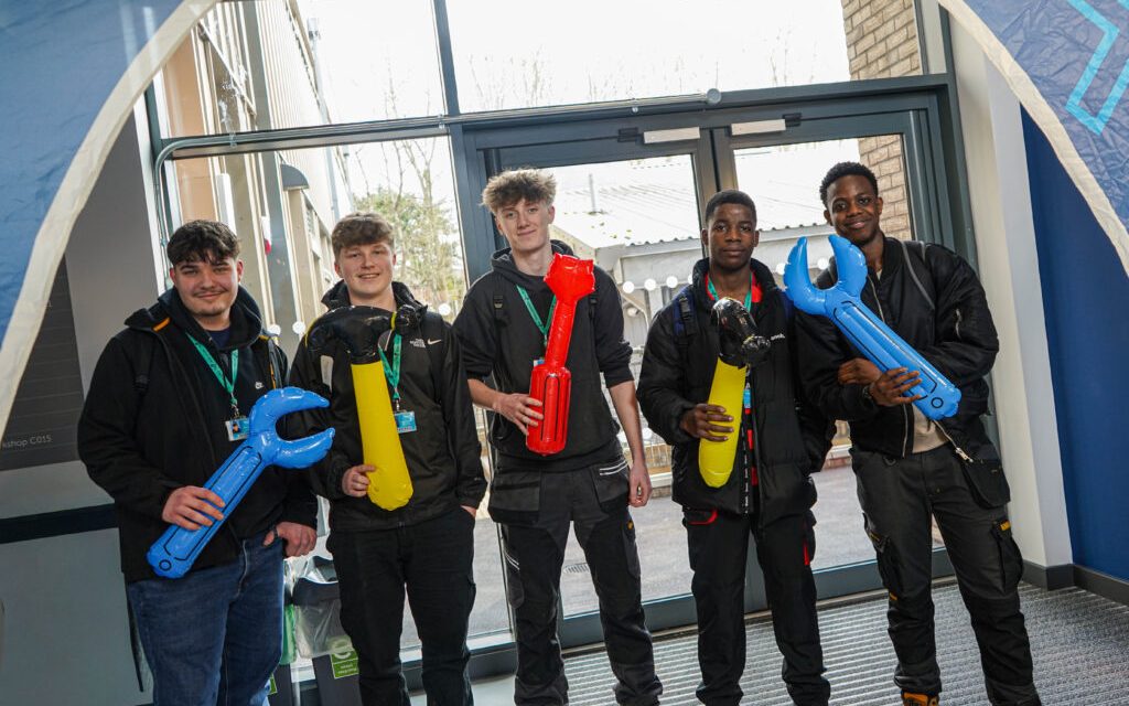 NEW BAM-BUILT TRAINING HUB AT YEOVIL COLLEGE OPENS TO BOOST CONSTRUCTION SKILLS PIPELINE